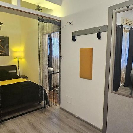 Tantra Studio 1 Conta Universitate Бухарест Екстер'єр фото