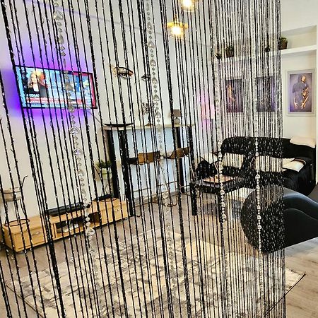 Tantra Studio 1 Conta Universitate Бухарест Екстер'єр фото